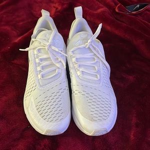 Nike 270